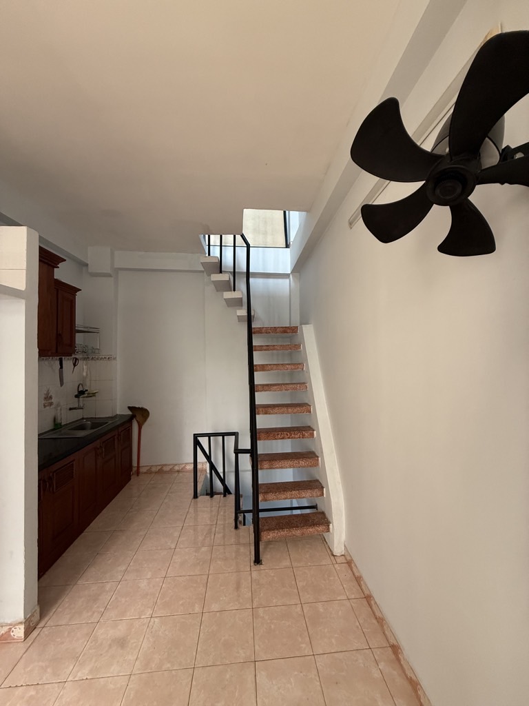 Bán nhà Tân Mỹ (xe hơi đậu cửa); 16m2; 3 lầu; 2PN; sổ hồng cầm tay