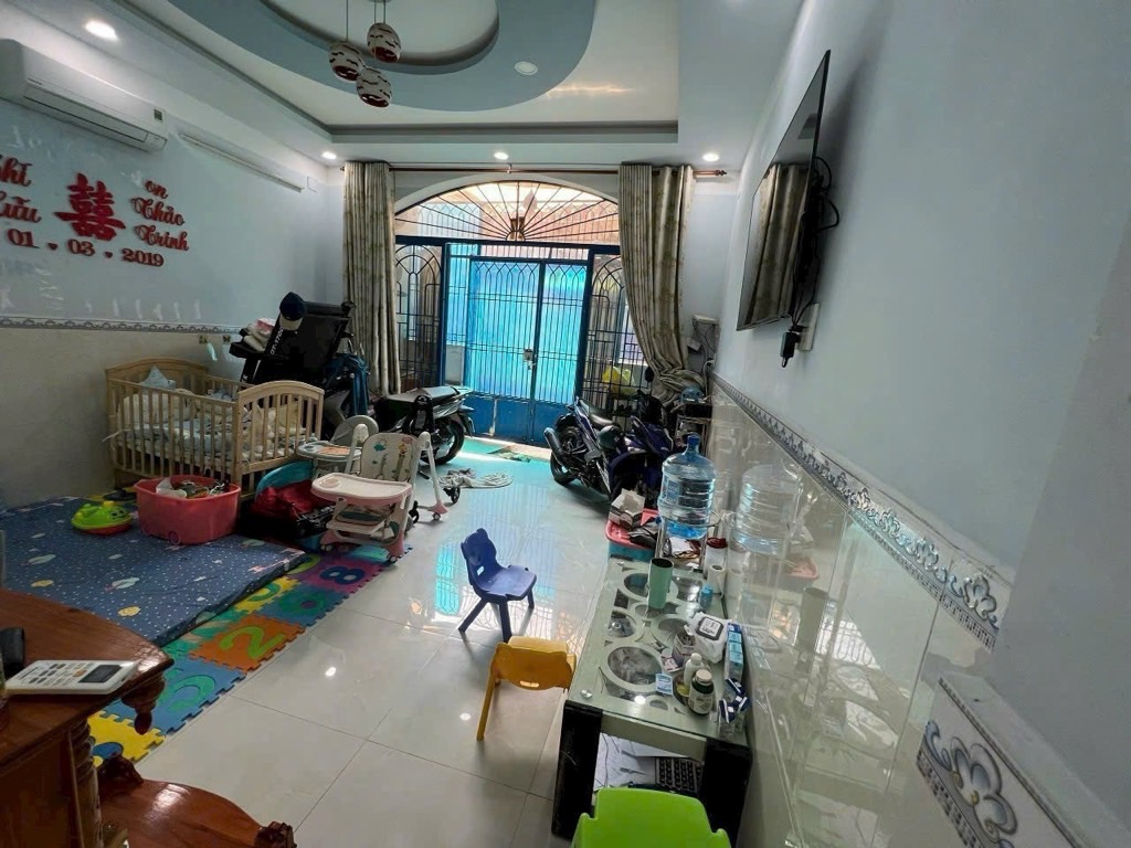 Bán nhà Trần Xuân Soạn (cách MT 100m); 59m2; 2 tầng; 3PN; SH hoàn công