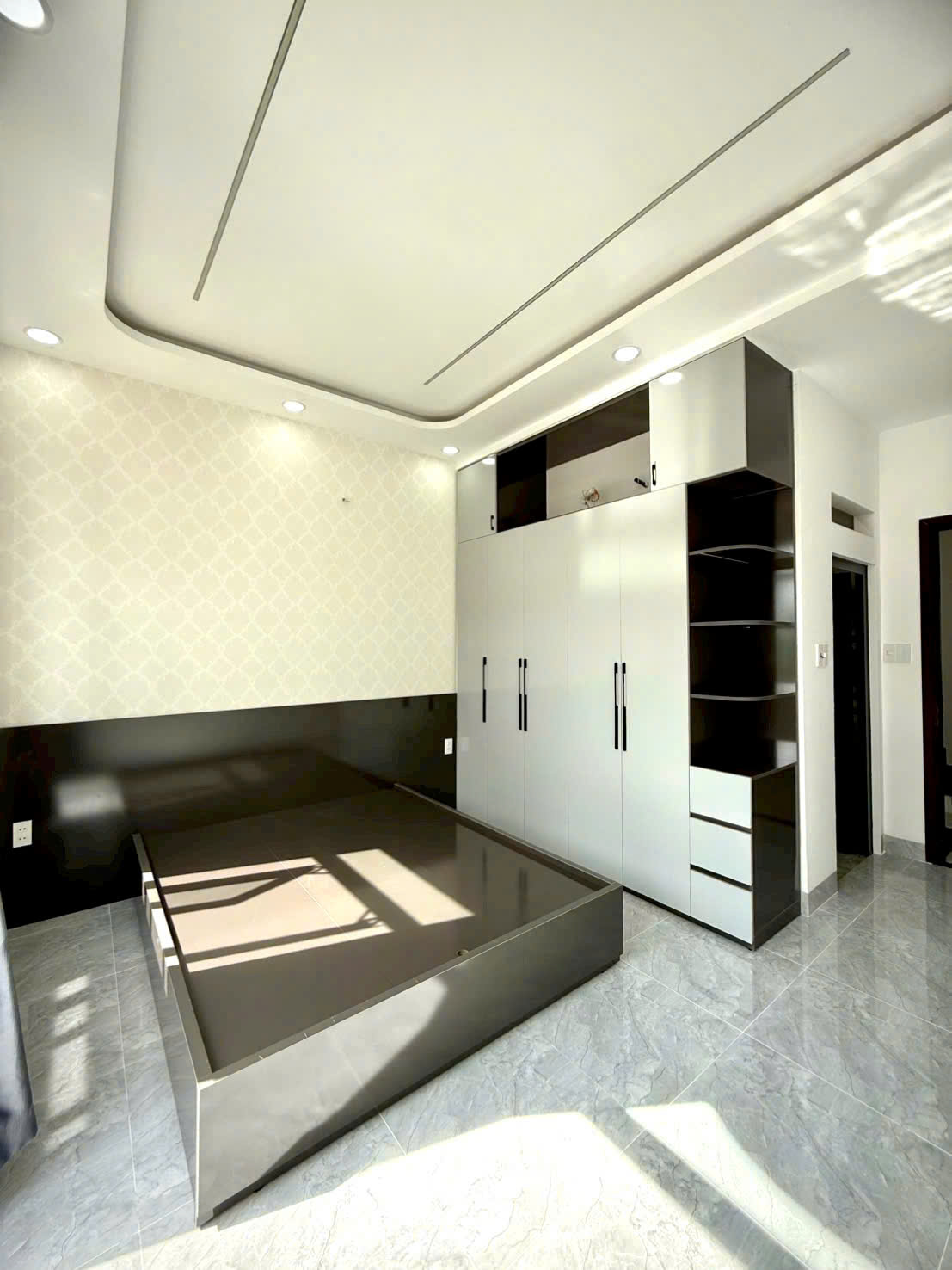 Bán nhà HXH 8m Kinh Dương Vương; 4x13m; 5 tầng; 4PN; 5WC; tặng NT cao cấp; SH hoàn công