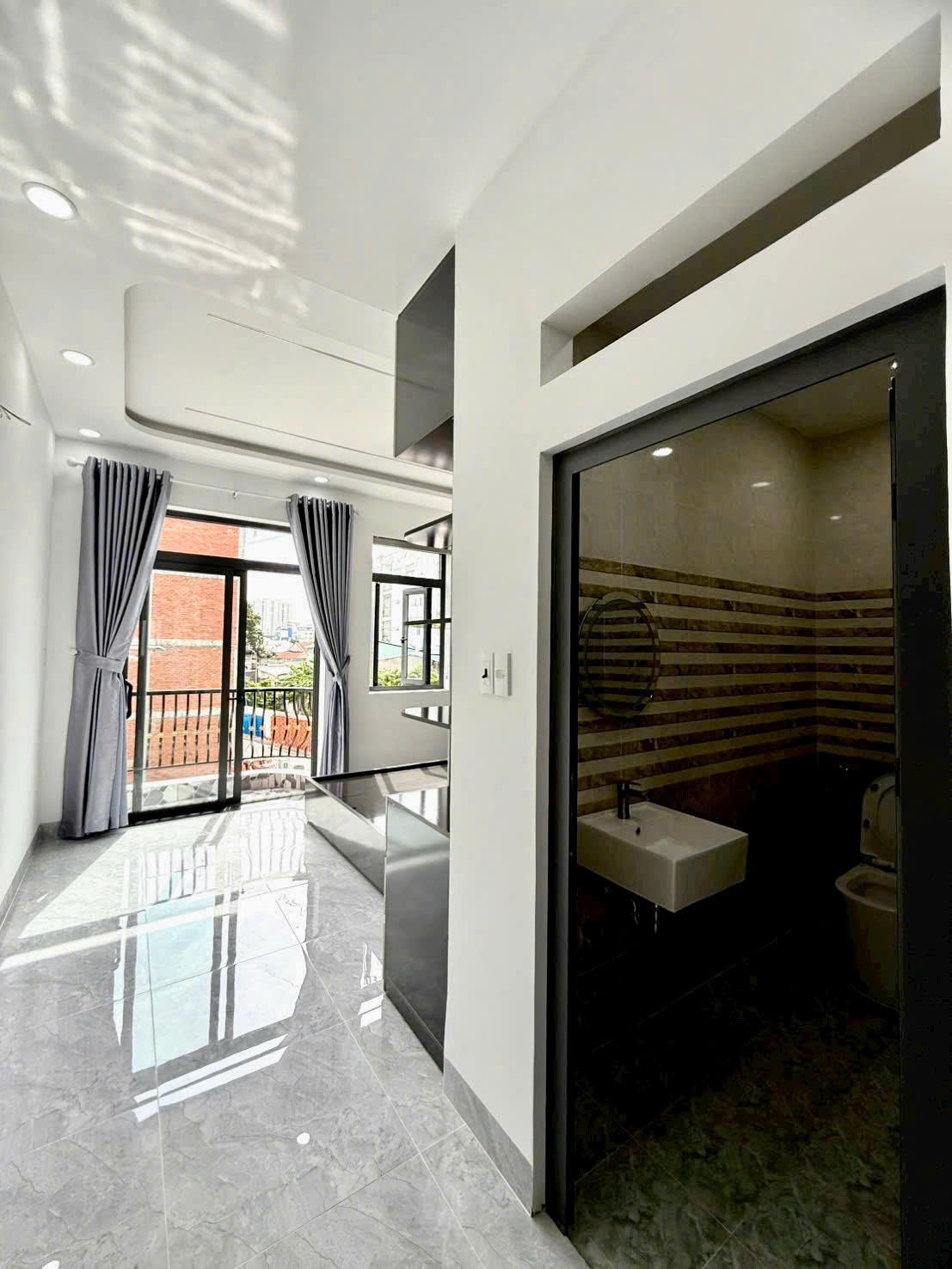 Bán nhà HXH 8m Kinh Dương Vương; 4x13m; 5 tầng; 4PN; 5WC; tặng NT cao cấp; SH hoàn công