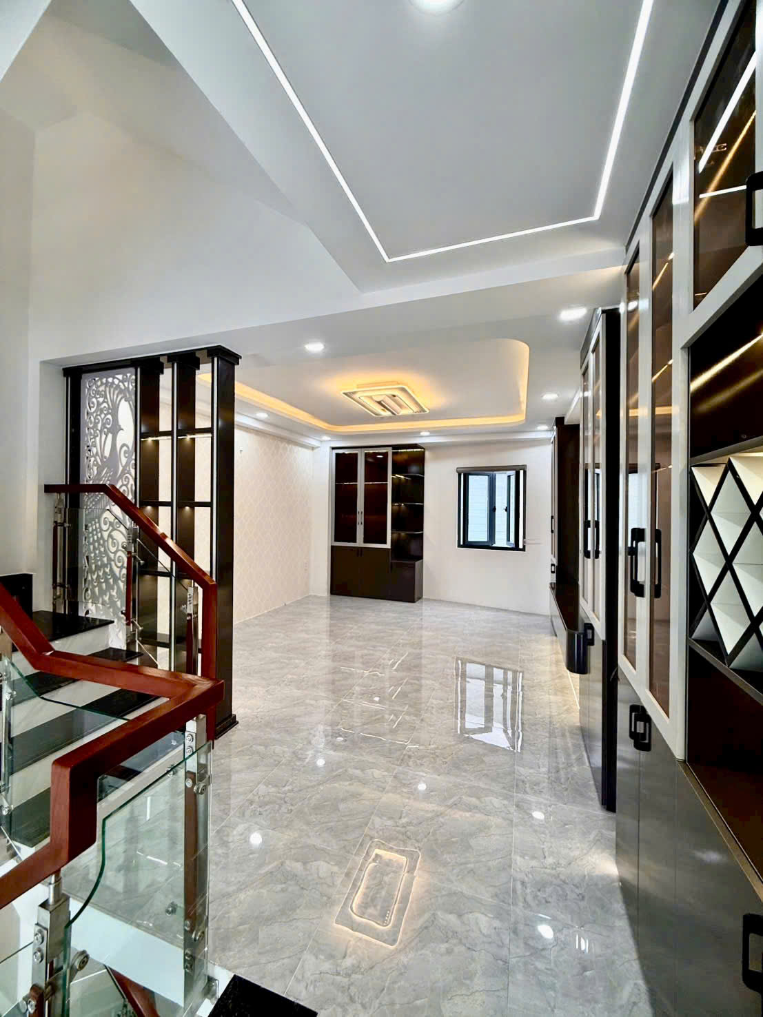 Bán nhà HXH 8m Kinh Dương Vương; 4x13m; 5 tầng; 4PN; 5WC; tặng NT cao cấp; SH hoàn công