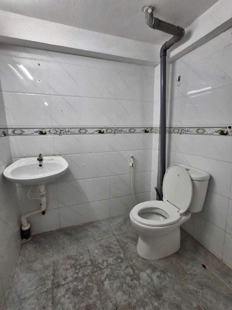 Bán nhà Huỳnh Tấn Phát (cạnh Bùi Văn Ba); 6x14m; tiện xây mới; sổ hồng cầm wtay