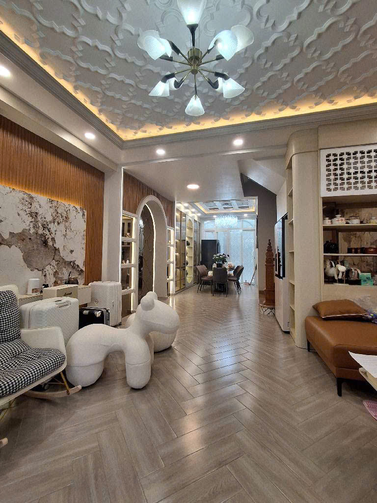 Huỳnh Tấn Phát (30m ra mặt tiền); 5,5x15m; 3 tầng; nhà đẹp dọn vào ở ngay; KDC hiện hữu