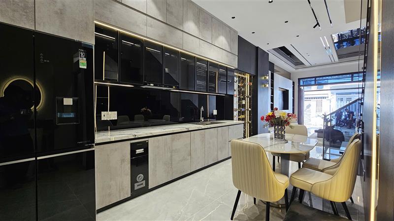 Huỳnh Tấn Phát (cách Phú Mỹ Hưng 3 phút); 4x16m; nhà đẹp 4 tầng tìm chủ mới; xem nhà thích ngay