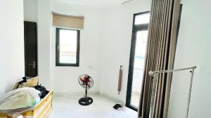 Bán nhà hẻm xe tải Trịnh Đình Trọng; 3,9x12m; 5 tầng; sổ hồng; 8,9 tỷ