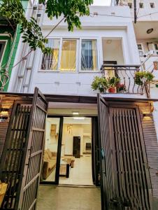 Bán nhà Huỳnh Tấn Phát (liền kề Phú Mỹ Hưng); 30m2; 2PN; sổ hồng