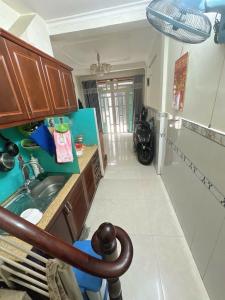 Bán nhà Đoàn văn Bơ; 24m2; 3 tầng; 2PN; 5 phút đến quận 1; sổ hồng hoàn công