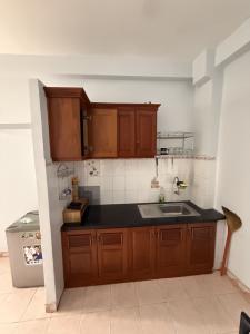 Bán nhà Tân Mỹ (xe hơi đậu cửa); 16m2; 3 lầu; 2PN; sổ hồng cầm tay