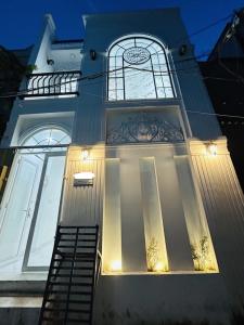 Bán nhà Huỳnh Tấn Phát (ngay cầu tân thuận); 4.7x10m; 2 tầng; 2PN; 3WC; SH hoàn công