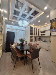 Huỳnh Tấn Phát (30m ra mặt tiền); 5,5x15m; 3 tầng; nhà đẹp dọn vào ở ngay; KDC hiện hữu