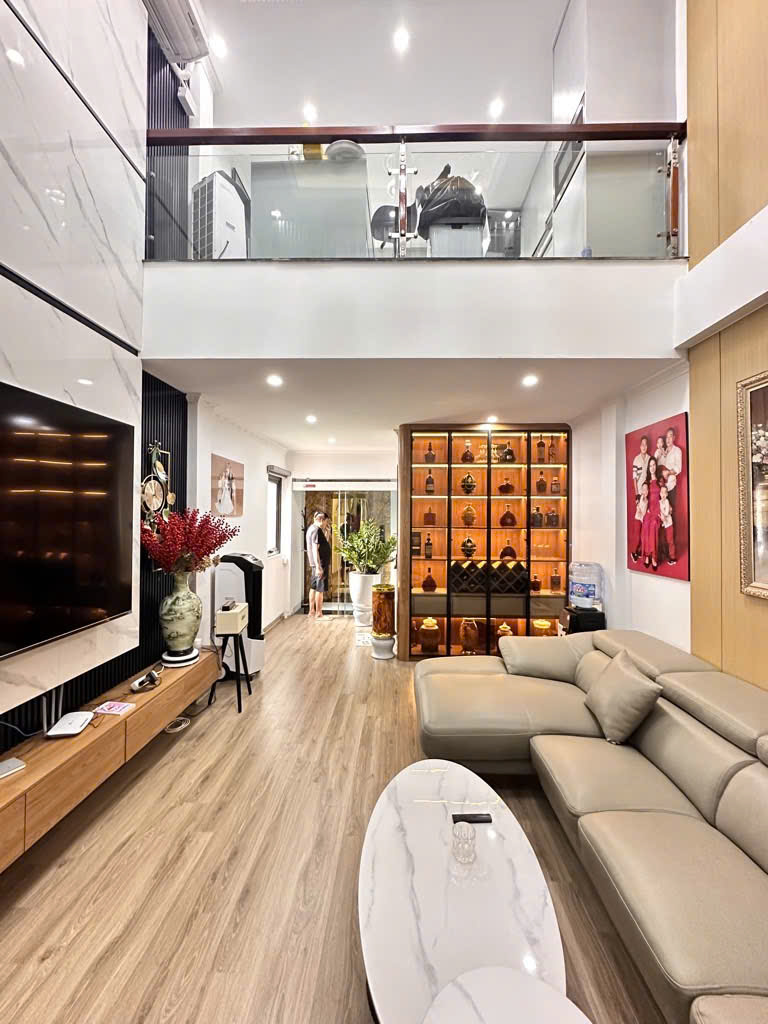 Ô tô vào nhà Ngọc Hà Ba Đình, 5 tầng mặt tiền rộng, tiện ích vô cùng!