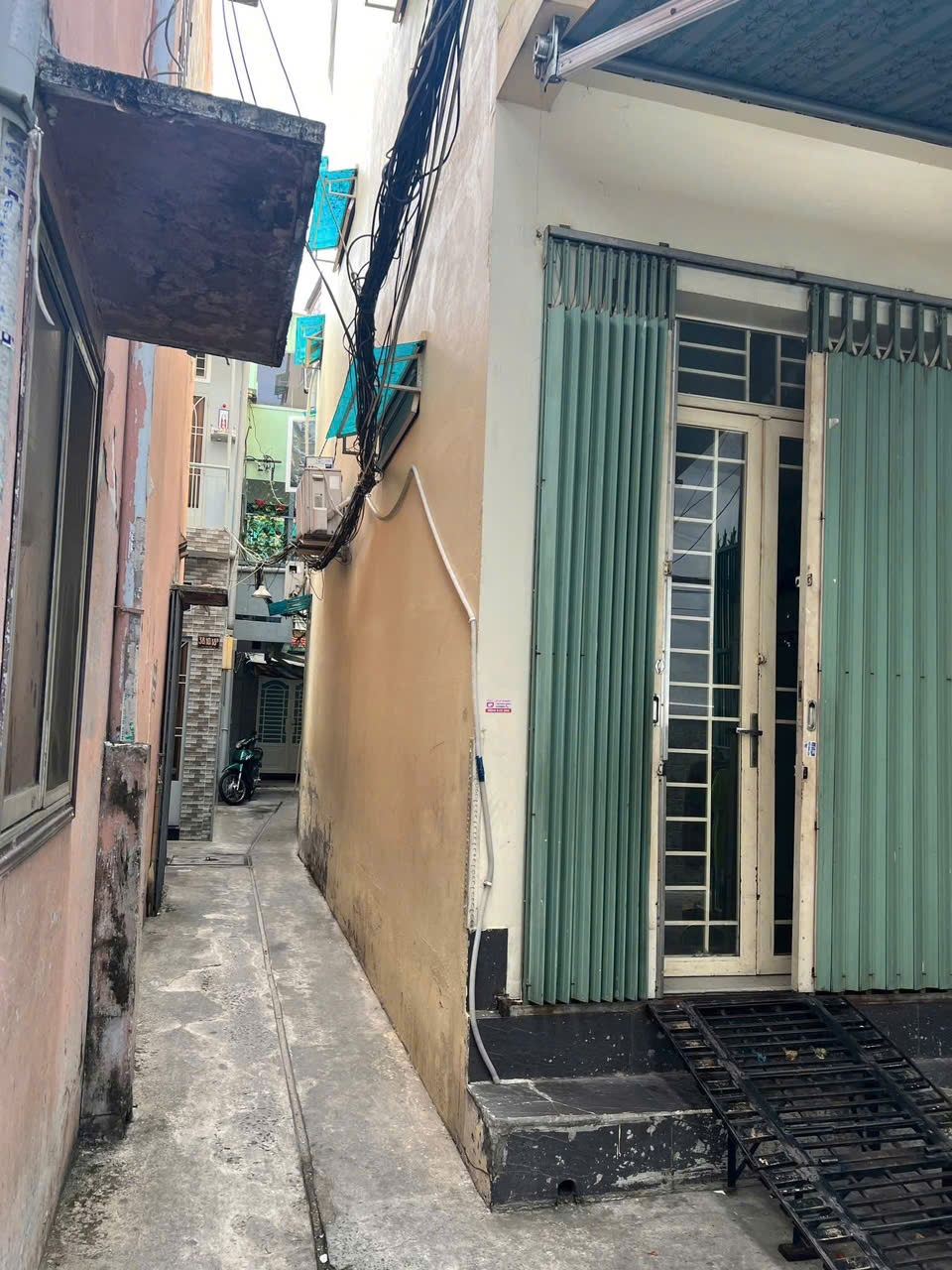 NHÀ MỚI ĐẸP , TRUNG TÂM QUẬN 8, SÁT MẶT TIỀN DỌN VÀO Ở NGAY