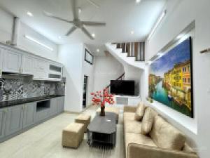 Bán Nhà Phố Khâm Thiên - 30m2 x mt 4,7m - Tiện Ích - Ngõ Rộng - Full Nội Thất - Sổ Đẹp