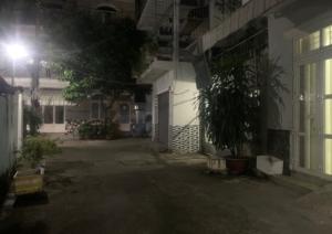NHỈNH 9 TỶ - HOÀNG HOA THÁM - HXH THOÁNG ĐỖ CỬA - NGANG GẦN 5M - 67M2 4 TẦNG