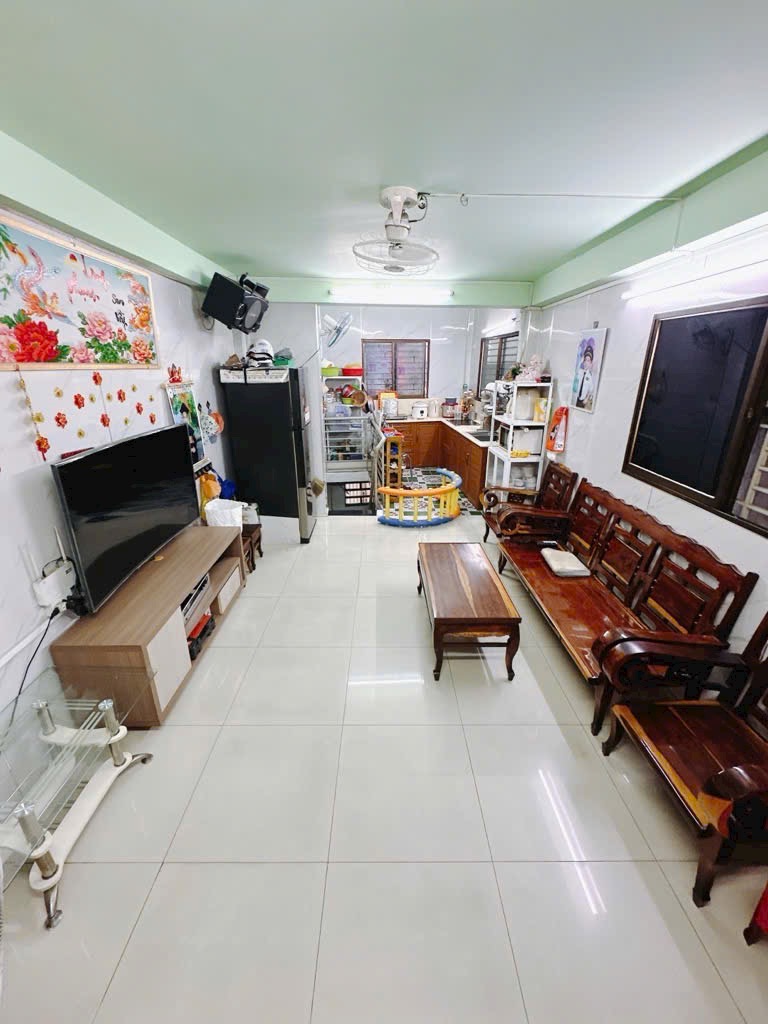 Chính chủ bán nhà góc 2 mặt tiền VIP. Hoàng Diệu, ngã tư Đoàn Văn Bơ, trung tâm quận 4