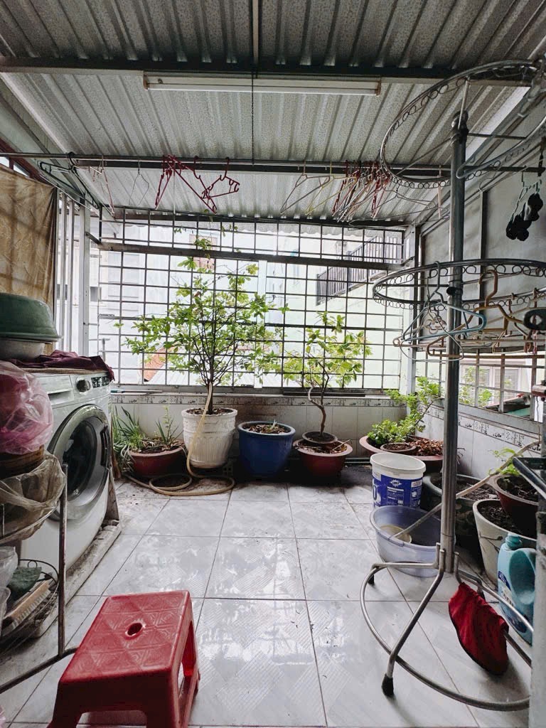 Chính chủ bán nhà góc 2 mặt tiền VIP. Hoàng Diệu, ngã tư Đoàn Văn Bơ, trung tâm quận 4
