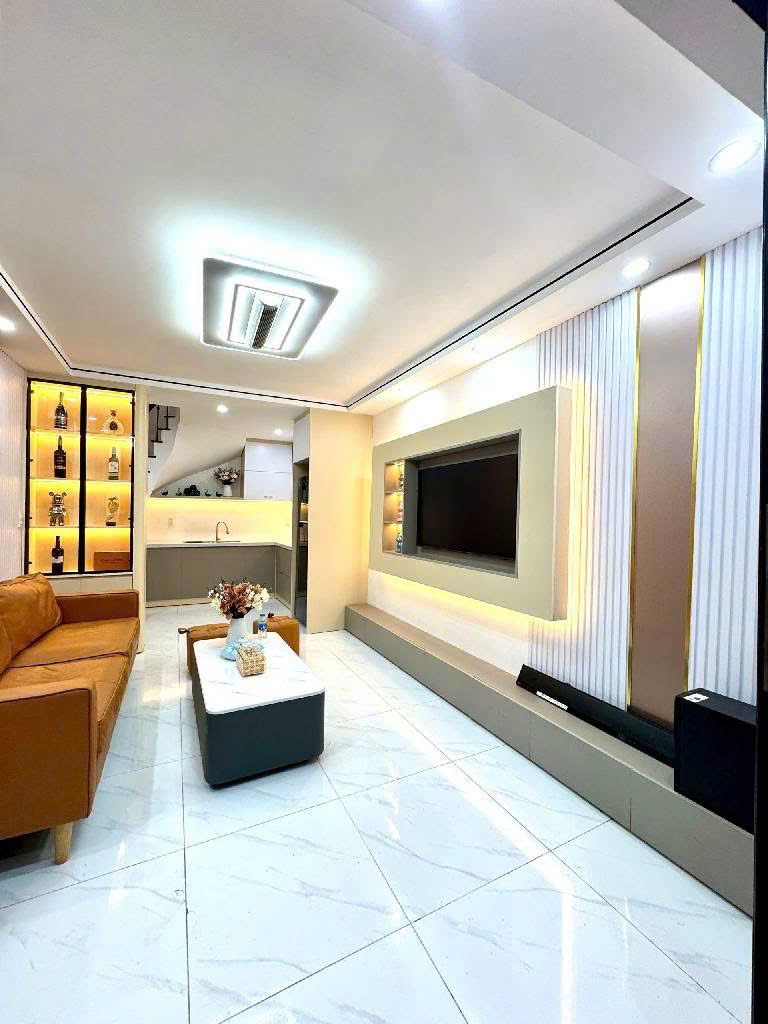 SIÊU PHẨM PHÂN KHÚC 5 TỶ -TRUNG PHỤNG- XÃ ĐÀN- 50M RA PHỐ CHÍNH,SỔ ĐỎ CHÍNH CHỦ,Ở NGAY
