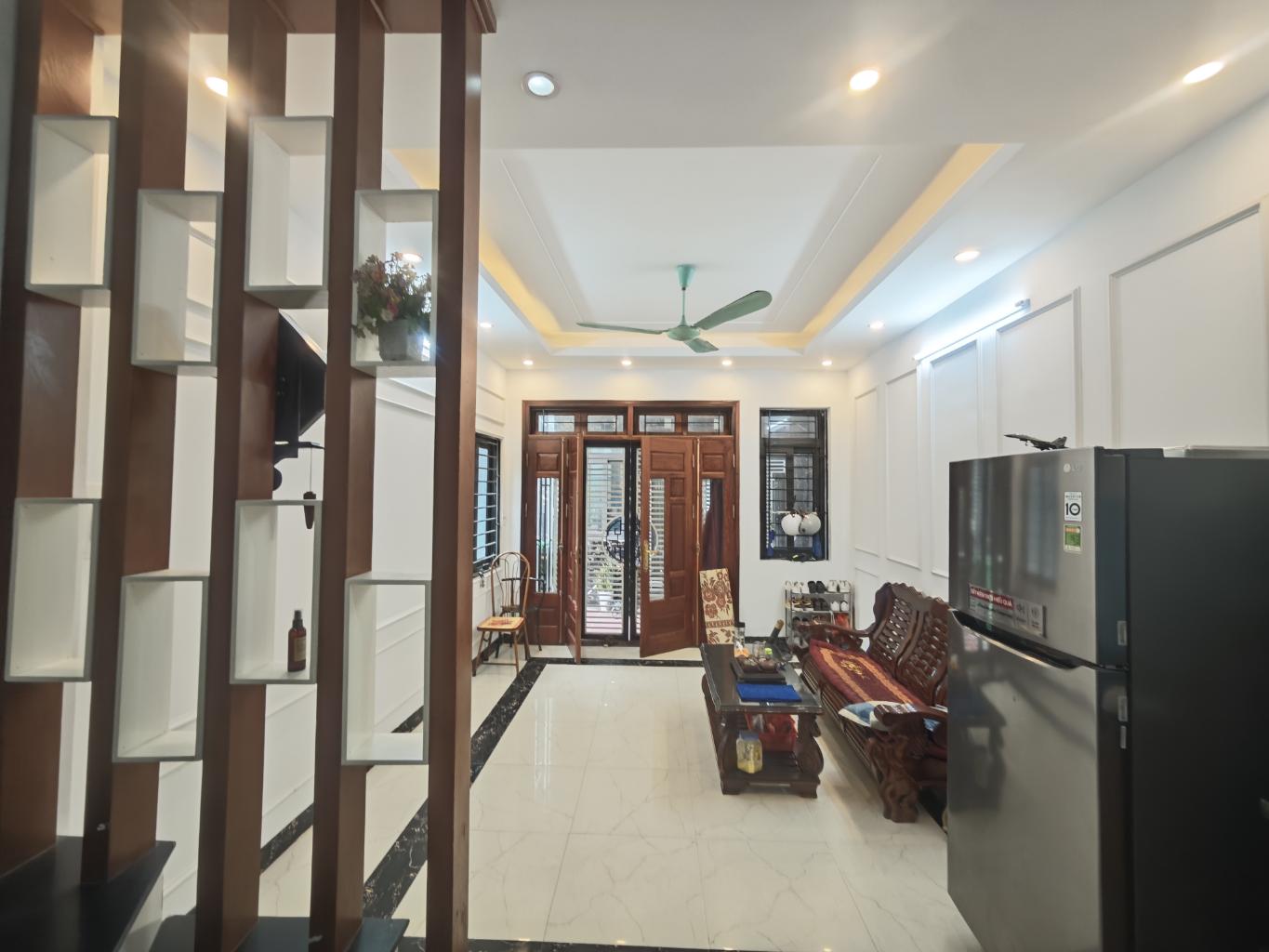 CHỈ 6.8 TỶ CÓ NGAY CĂN NHÀ Ô TÔ ĐỖ CỬA - 50M RA ĐƯỜNG TRỊNH VĂN BÔ – NHÀ LÔ GÓC 2 MẶT THOÁNG