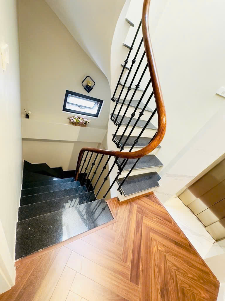 Siêu phẩm Minh Khai 50m2 chỉ 10m ra mặt phố giá 9 tỷ
