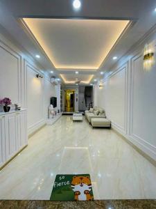 Nhà đẹp phố Dương Văn Bé - trung tâm quận Hai Bà Trưng - xây mới 6 tầng thang máy - gara ô tô - khu phân lô - sổ vuông đẹp.