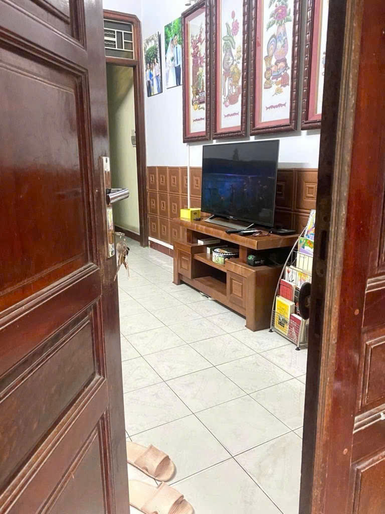 NHÀ GIÁ SIÊU RẺ , TẠI QUẬN BA ĐÌNH