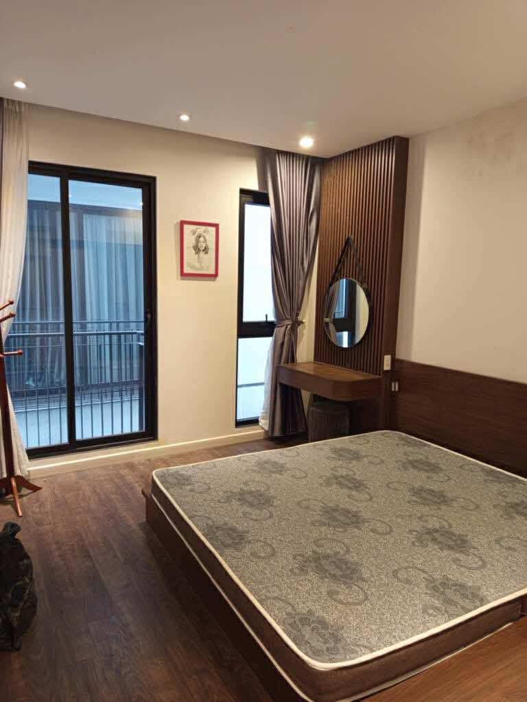 LONG BIÊN - NGÕ NÔNG RỘNG TRƯỚC NHÀ 3M - OTO CÁCH 5M - FULL ĐỒ.
