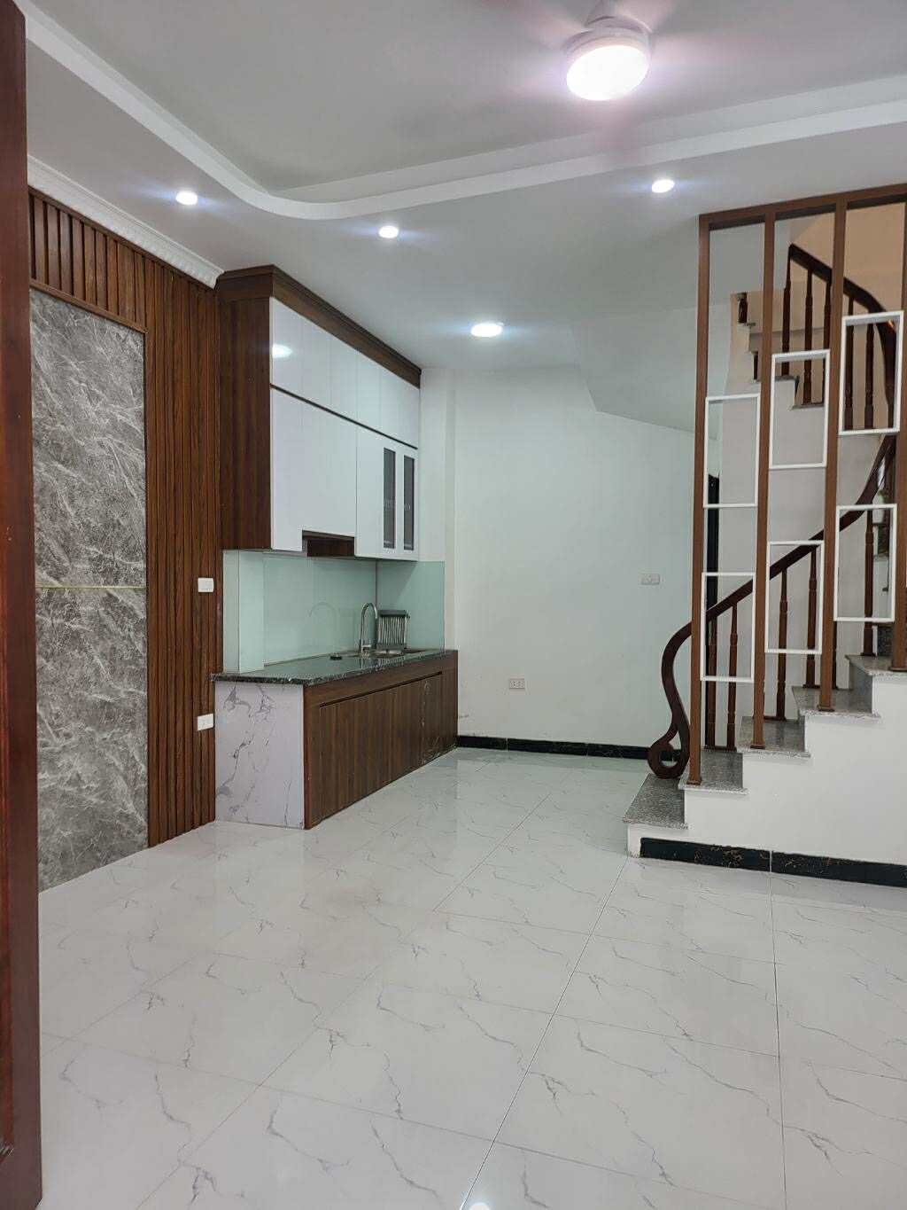 NGỌC TRÌ THẠCH BÀN 35M2