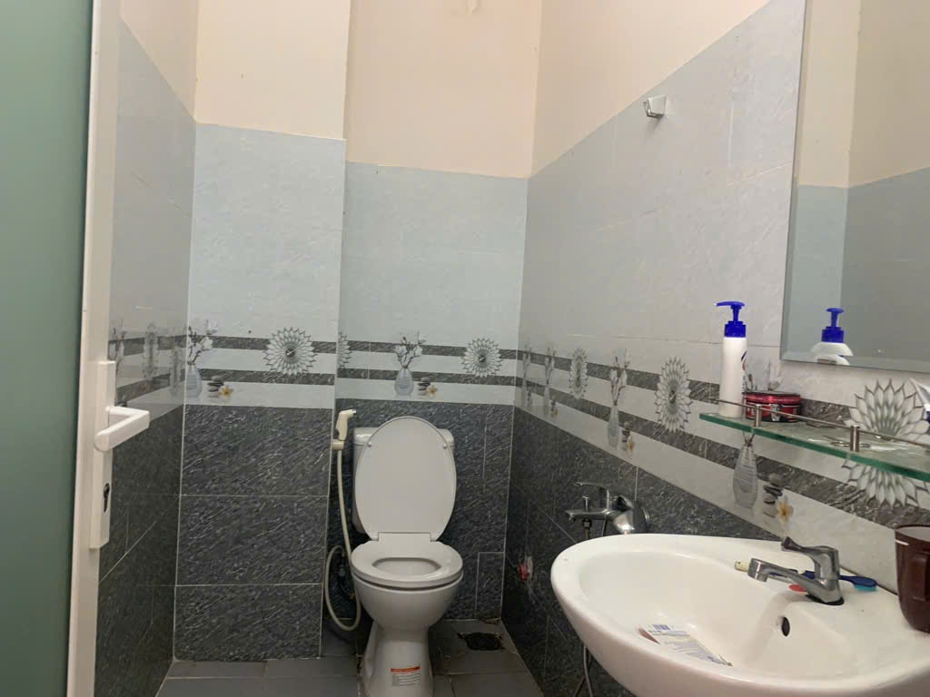 Bán nhà mặt tiền kinh doanh đường Quang Trung  (chợ Hạnh Thông Tây, 66,4m2 (4x17), xây 3 tầng, nhỉnh hơn 9,5 tỷ