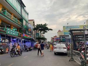 Bán nhà mặt tiền kinh doanh đường Quang Trung (chợ Hạnh Thông Tây, 66,4m2 (4x17), xây 3 tầng, nhỉnh hơn 9,5 tỷ