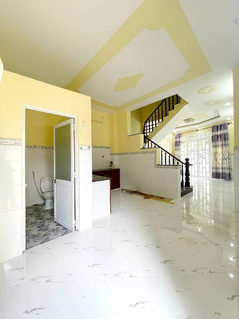 Bán nhà q8, lô góc 2 MT, 60m2, 3 tầng, nhỉnh 5 tỏi