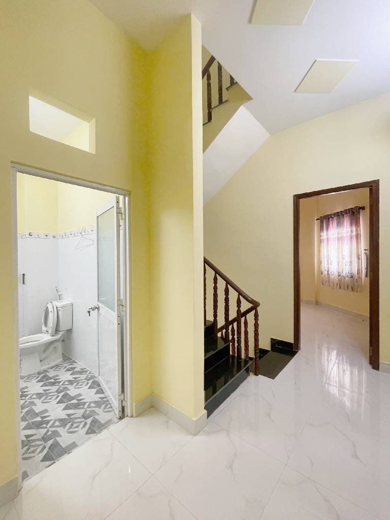 Bán nhà q8, lô góc 2 MT, 60m2, 3 tầng, nhỉnh 5 tỏi