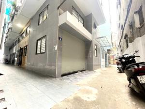 Bán nhà phố KIM LIÊN, Đống Đa ngõ thông BA GÁC TRÁNH XE MÁY
