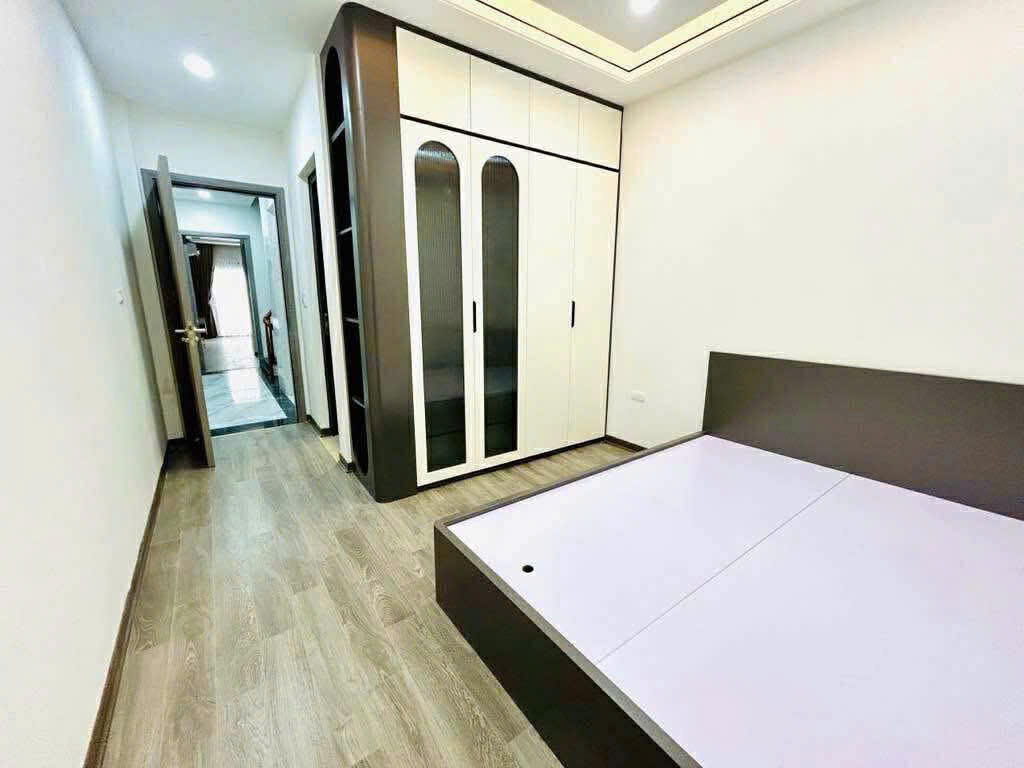 Thang máy, Ô tô vào nhà, Tam Trinh - Hoàng Mai 57m2 x 5 tầng, 14.5 tỷ có giảm sâu