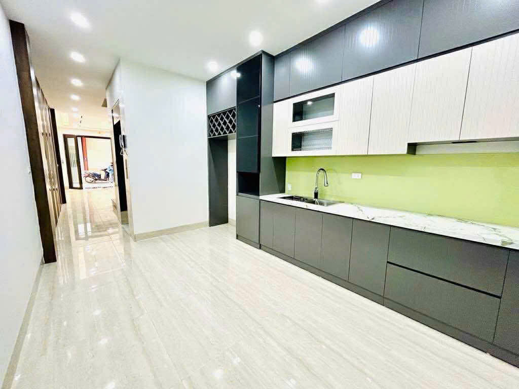 Thang máy, Ô tô vào nhà, Tam Trinh - Hoàng Mai 57m2 x 5 tầng, 14.5 tỷ có giảm sâu