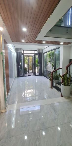 TÂN BÌNH - HẺM 7M - 67M2 - NHÀ MỚI ĐẸP DỌN VÀO Ở NGAY - NỘI THẤT CHÂU ÂU XỊN SÒ - 5 TẦNG BTCT- GIÁ