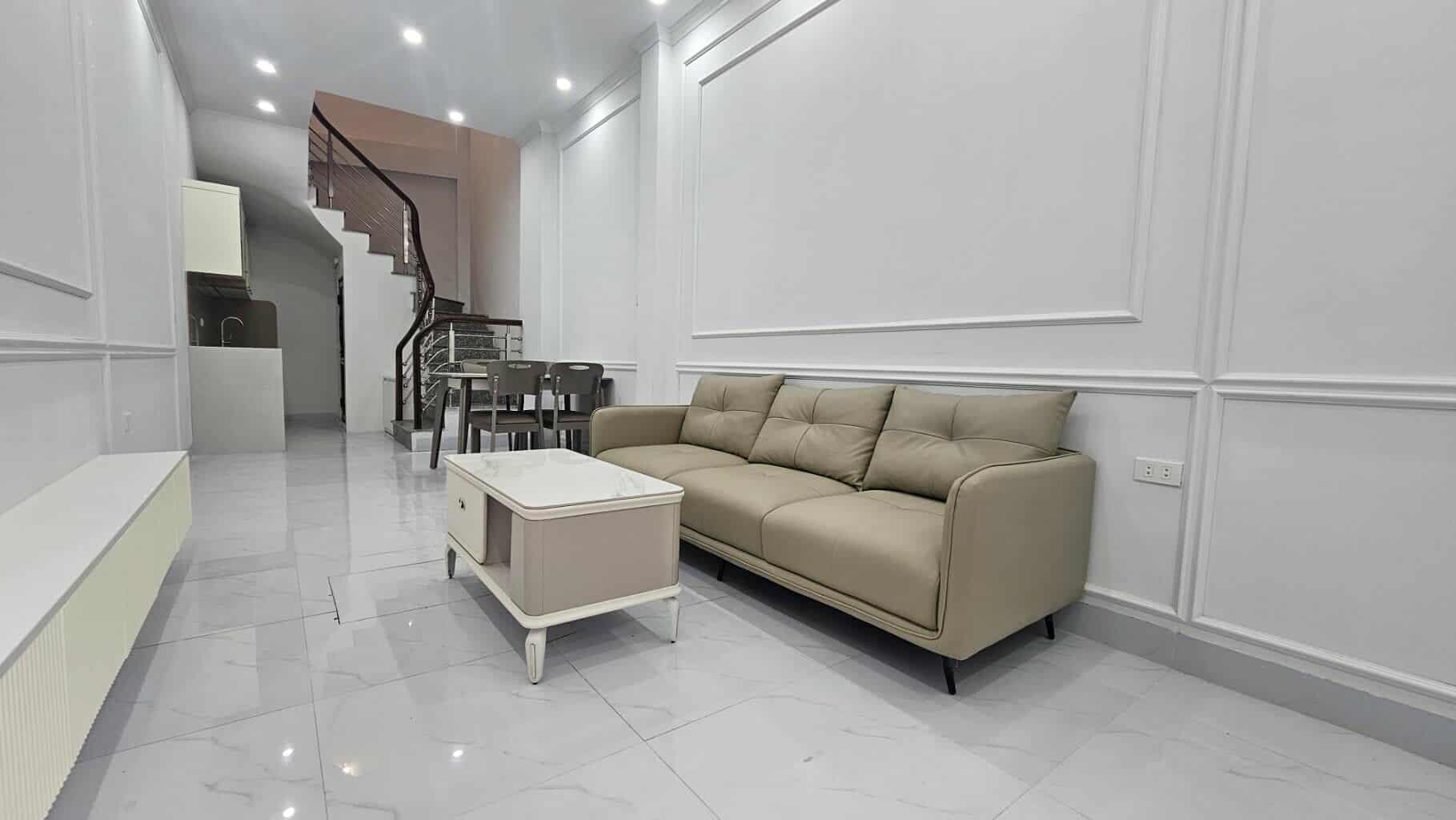 NHÀ LÔ GÓC ĐẸP TRUNG TÂM VĂN QUÁN CHƯA ĐẾN 8 TỶ
