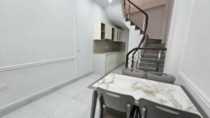 NHÀ LÔ GÓC ĐẸP TRUNG TÂM VĂN QUÁN CHƯA ĐẾN 8 TỶ