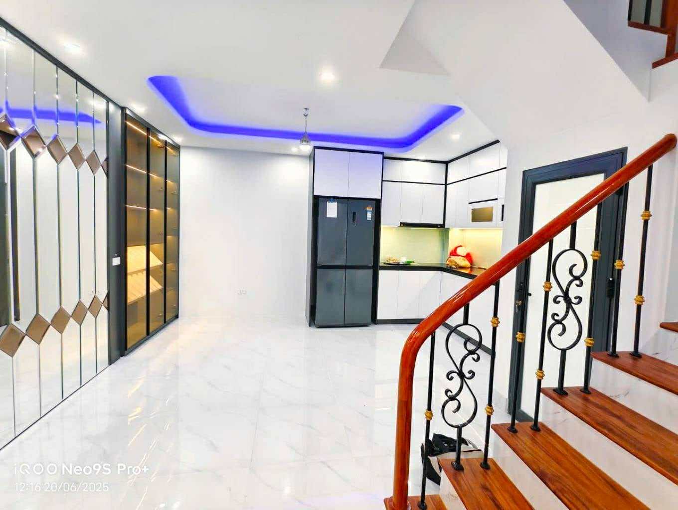 NHÀ ĐẸP ĐỐNG ĐA - FULL NỘI THẤT CAO CẤP - VÀO Ở NGAY - chỉ 9 tỷ