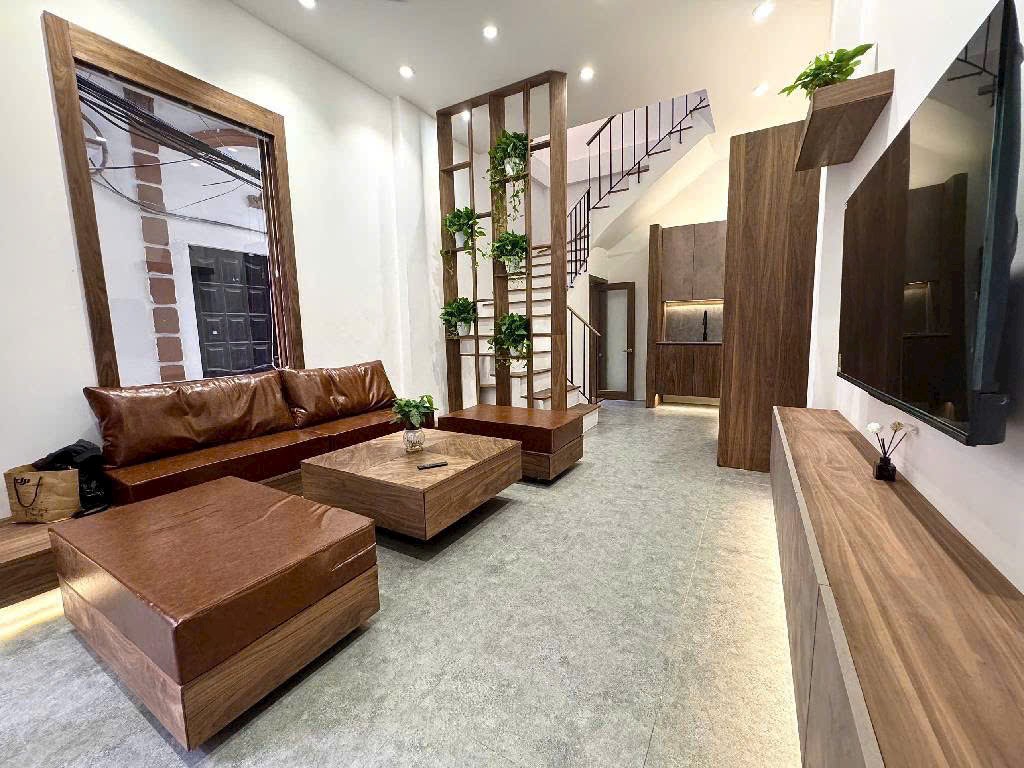 Bán nhà đường Hoàng Mai