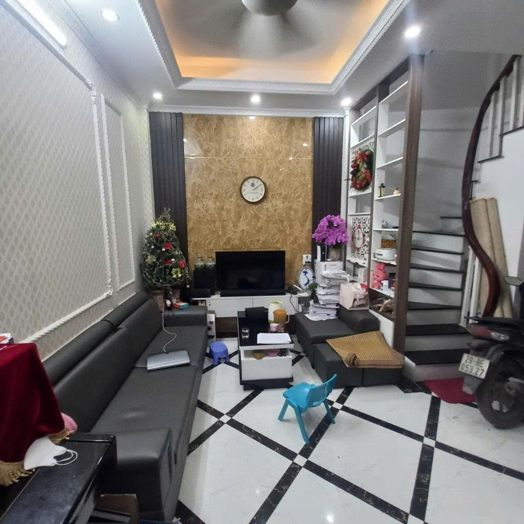 Bán nhà Văn Quán, an ninh tốt, mặt tiền mênh mông, 37m2 hơn 6.x tỷ
