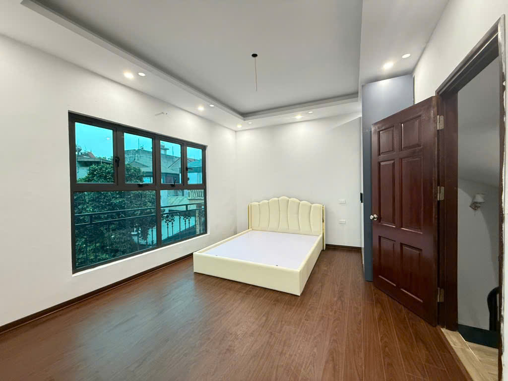 Bán nhà Hà Đông, lô góc, 5 tầng, 30m2 hơn 6.x tỷ