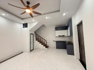 Bán nhà Hà Đông, lô góc, 5 tầng, 30m2 hơn 6.x tỷ