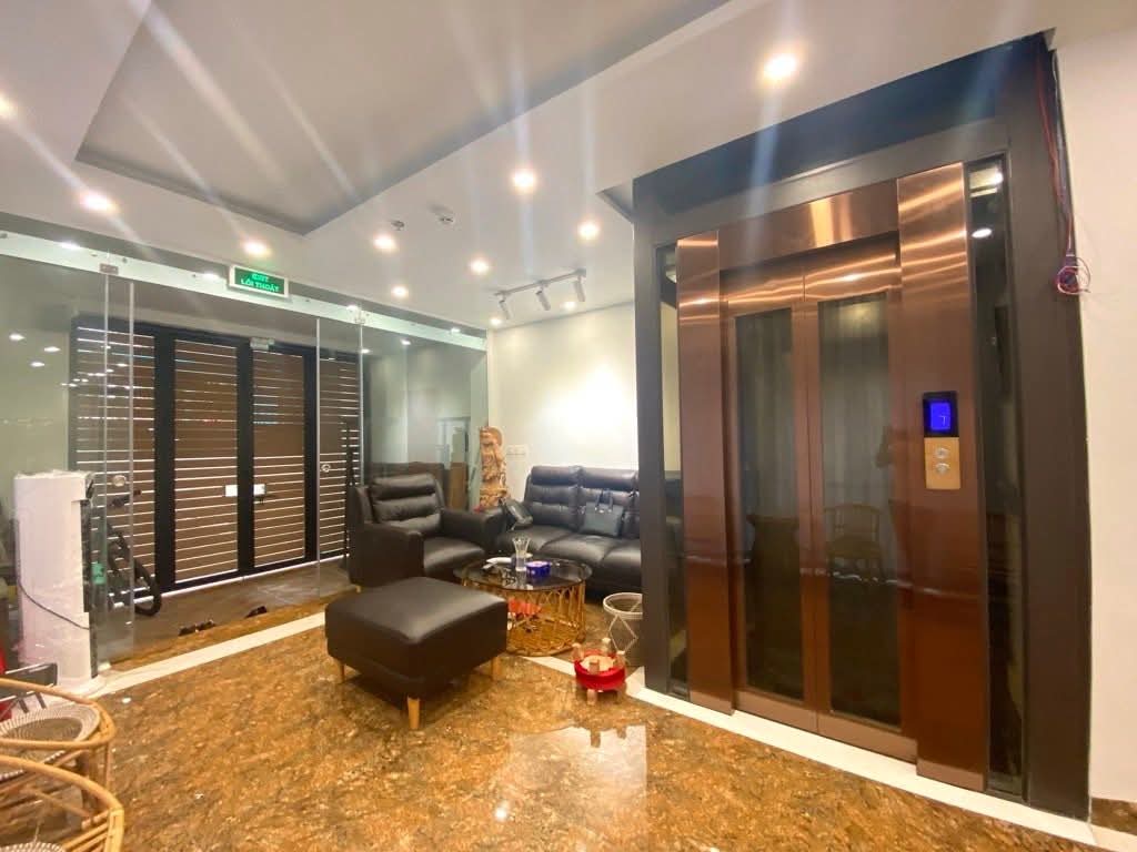 Bán nhà 603 Lạc long quân, 66m 7t