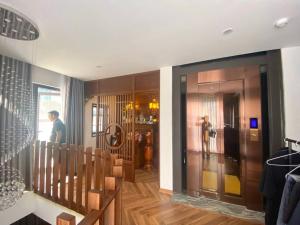 Bán nhà 603 Lạc long quân, 66m 7t