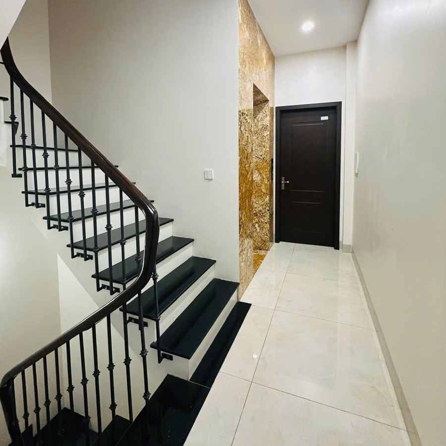 Bán nhà xây mới Ngô Quyền- Hà Đông , 48m, 5 Tầng , Thang Máy, Oto đỗ cạnh nhà
