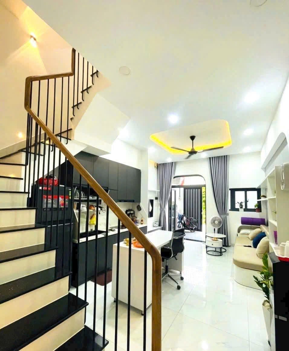 Bán nhà 2 lầu, phường Tân Phú, quận 9