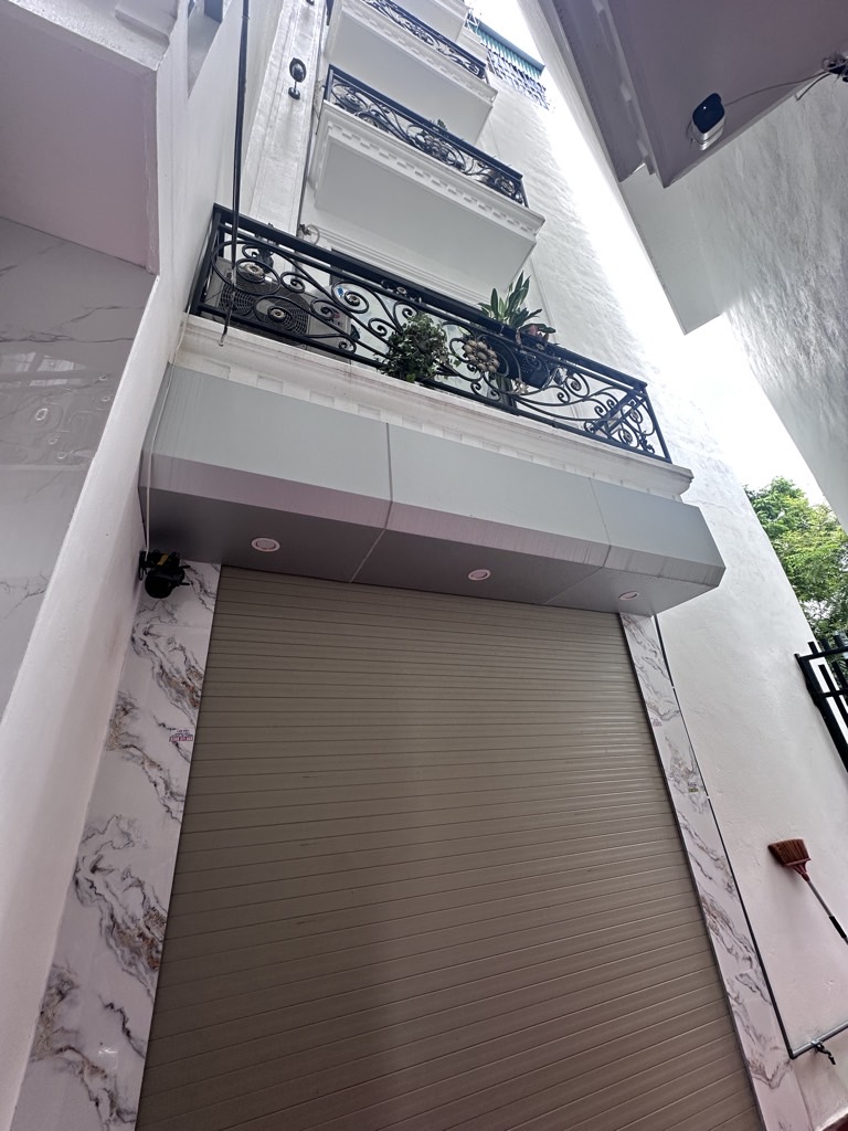 Hoàng Đạo Thành - Nhà đẹp dân xây - MT 5,2m ô tô tải đỗ cửa - 6 tầng thang máy - Vừa ở vừa kinh doanh.10.x tỷ