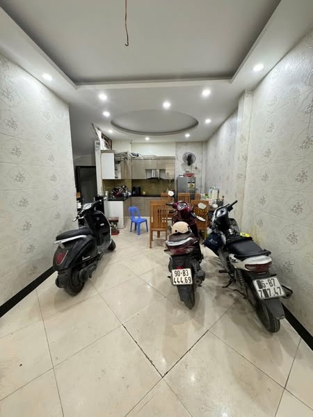 Hoàng Đạo Thành - Nhà đẹp dân xây - MT 5,2m ô tô tải đỗ cửa - 6 tầng thang máy - Vừa ở vừa kinh doanh.10.x tỷ