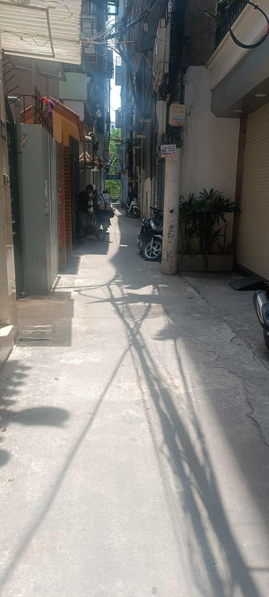 Hoàng Đạo Thành - Nhà đẹp dân xây - MT 5,2m ô tô tải đỗ cửa - 6 tầng thang máy - Vừa ở vừa kinh doanh.10.x tỷ