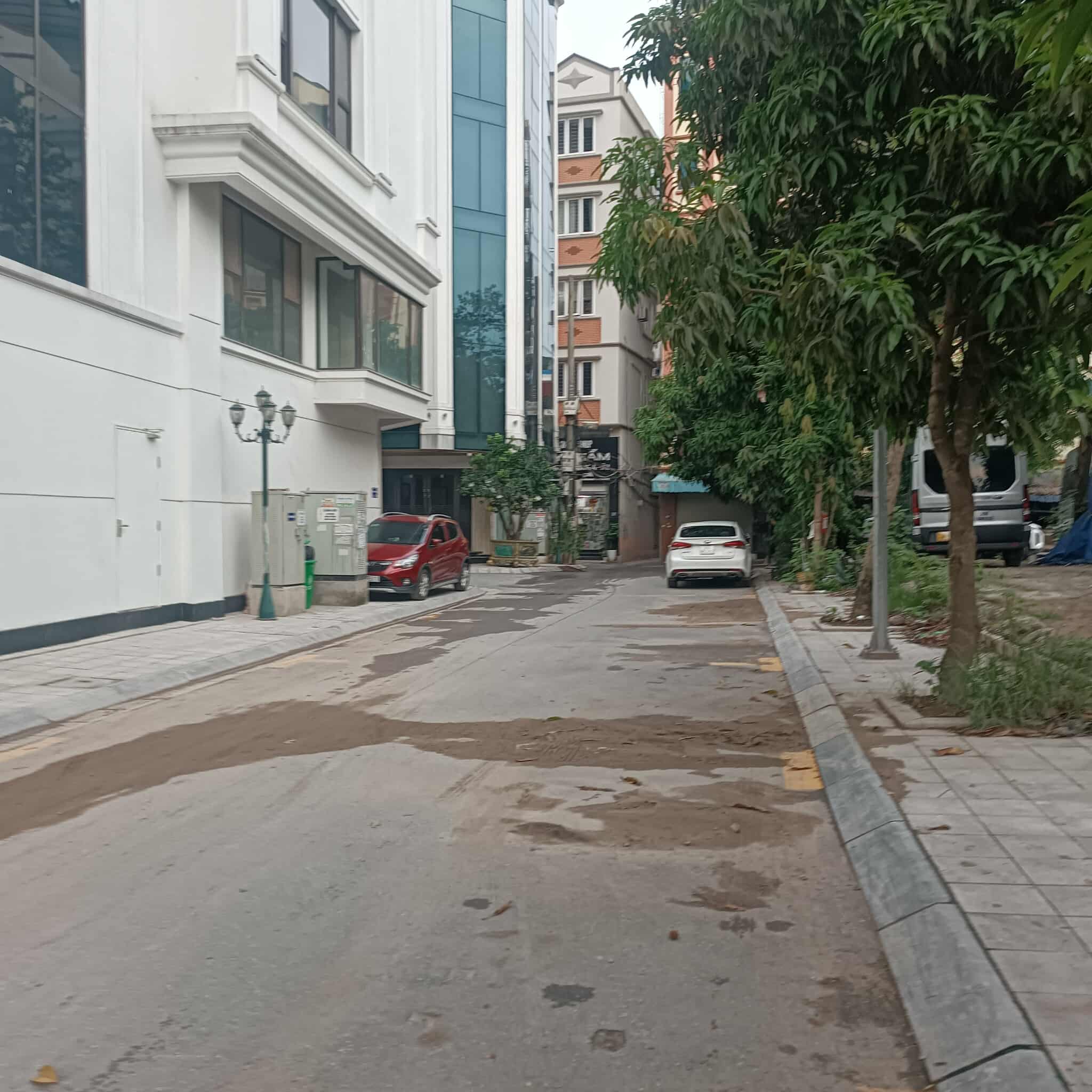 Đất phân lô Kim Giang. Chỉ 14.x tỷ, 80m², MT 4.6 m. Ngõ xe 7 chỗ tránh nhau. Cách đại học Thăng Long 2 phút chạy xe.